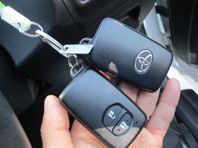 Toyota PRIUS ALPHA 2015-02 2704-17