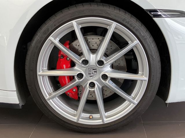 Porsche 911 2020-01 9647-19