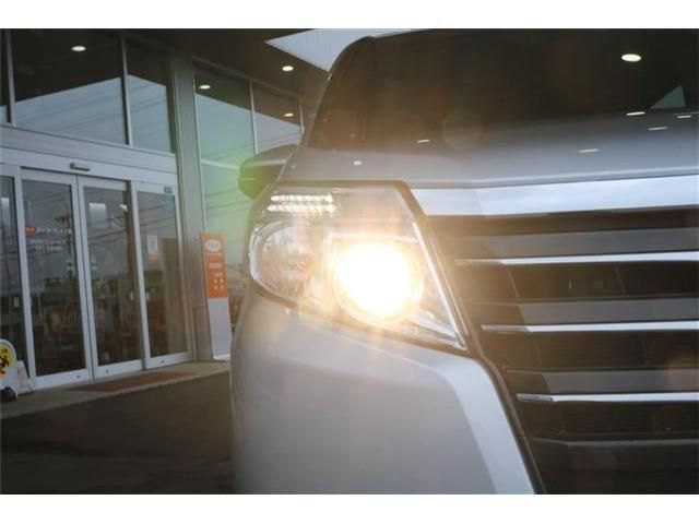 Toyota NOAH 2016-06 4312-23