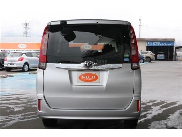 Toyota NOAH 2016-06 4312-28
