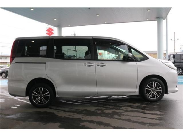 Toyota NOAH 2016-06 4312-27