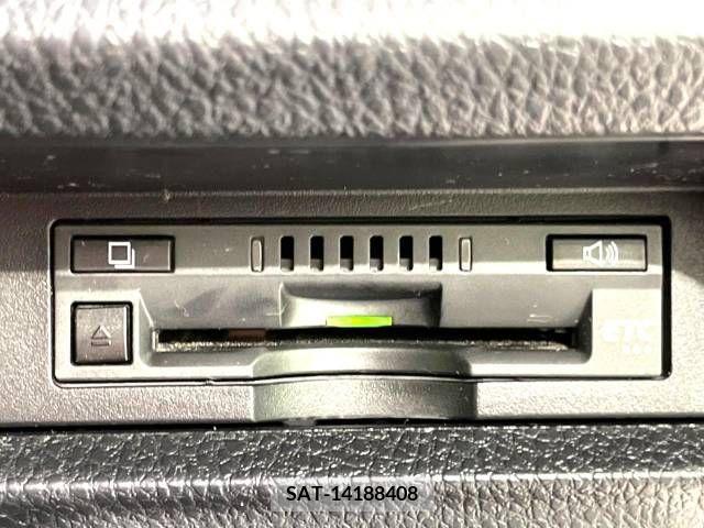Toyota VOXY 2017-08 394936-7