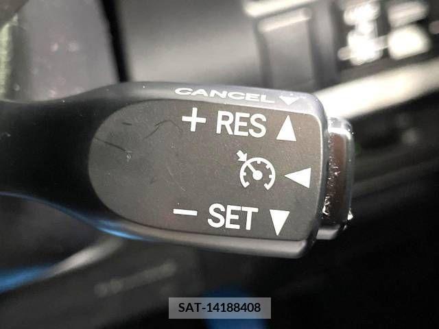 Toyota VOXY 2017-08 394936-6