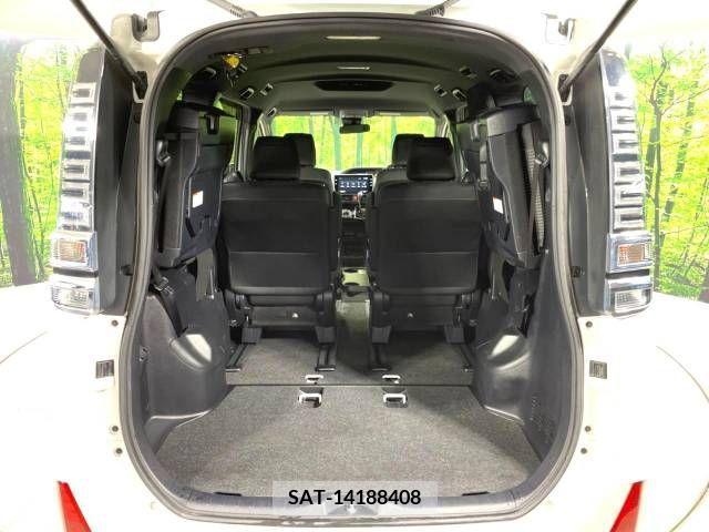 Toyota VOXY 2017-08 394936-11