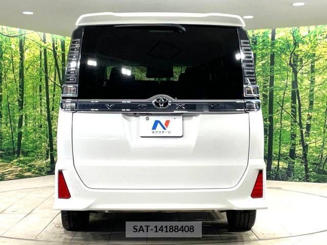 Toyota VOXY 2017-08 394936-16