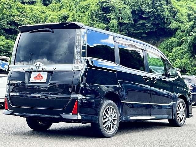 Toyota VOXY 2015-02 6691-2