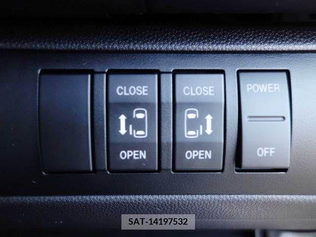 Mazda MPV 2010-02 220760-11