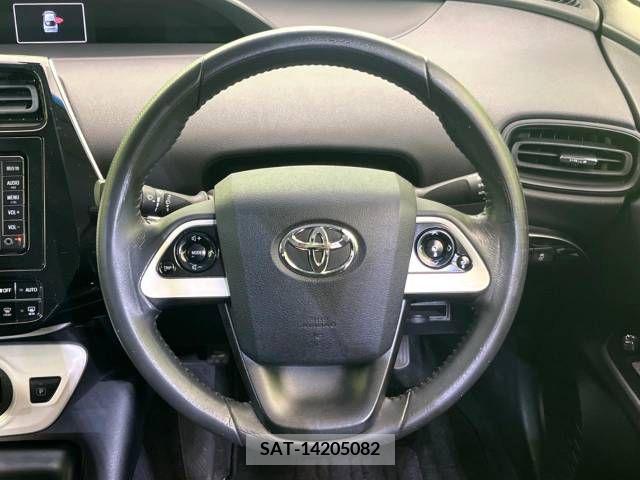 Toyota PRIUS 2017-10 282105-11