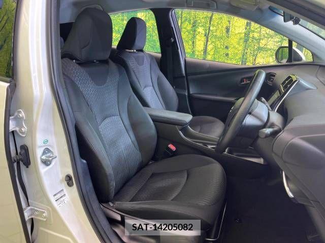 Toyota PRIUS 2017-10 282105-8