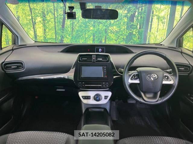 Toyota PRIUS 2017-10 282105-1