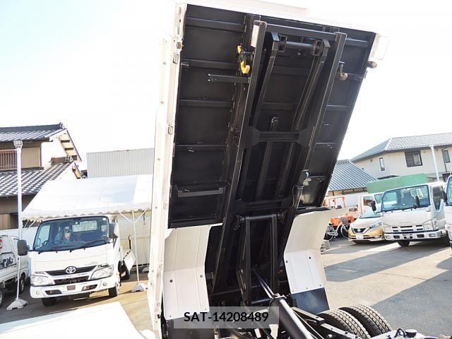 Isuzu ELF TRUCK 2018-11 206883-11