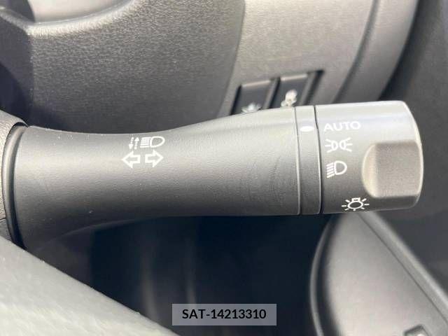 Nissan MARCH 2022-02 308121-5