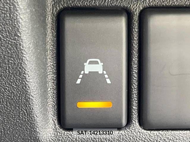Nissan MARCH 2022-02 308121-7