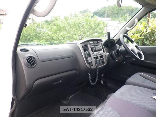 Nissan Caravan 2008-02 246955-3
