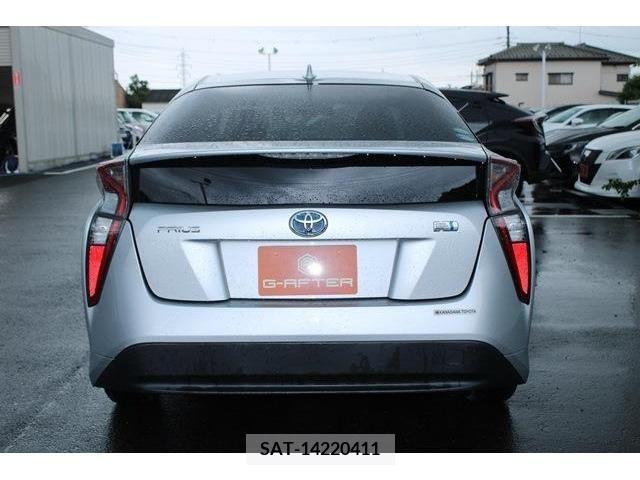 Toyota PRIUS 2017-08 366674-8