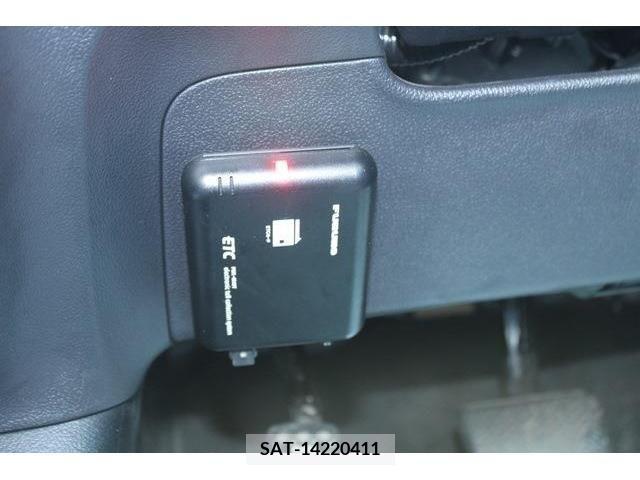 Toyota PRIUS 2017-08 366674-4