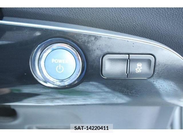 Toyota PRIUS 2017-08 366674-3