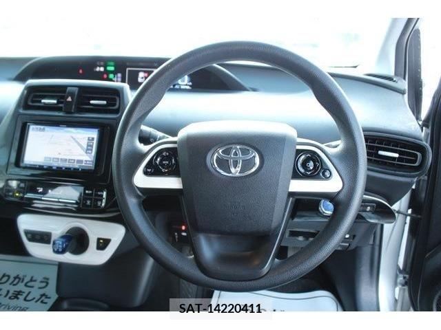 Toyota PRIUS 2017-08 366674-15