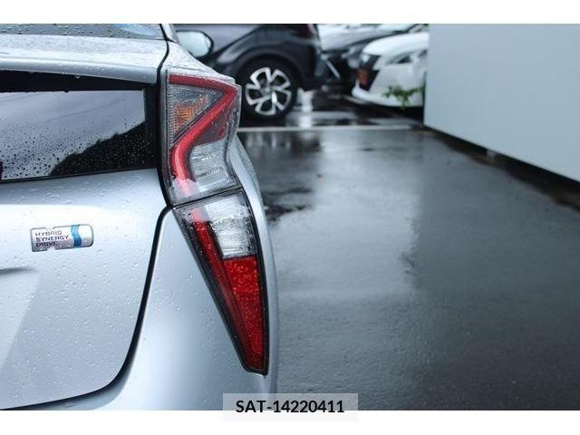Toyota PRIUS 2017-08 366674-12