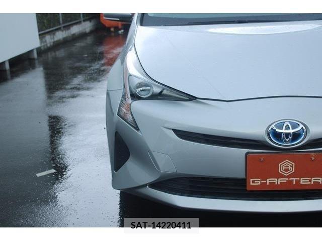 Toyota PRIUS 2017-08 366674-11