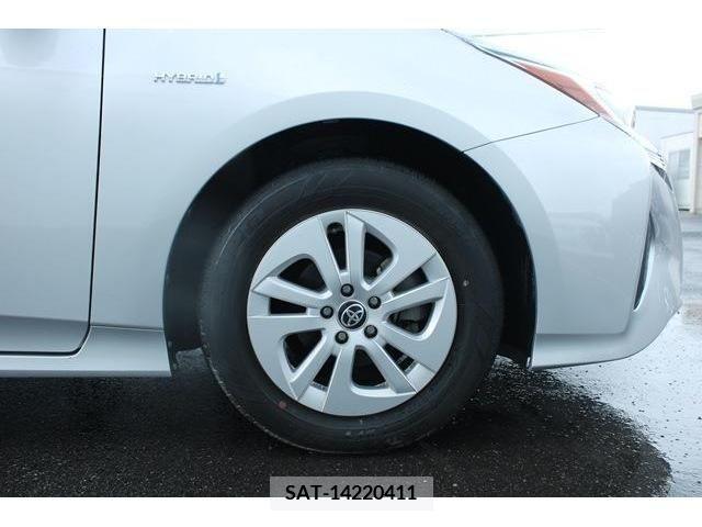 Toyota PRIUS 2017-08 366674-10