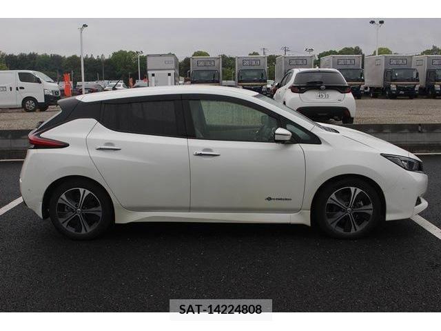 Nissan LEAF 2017-11 274714-7
