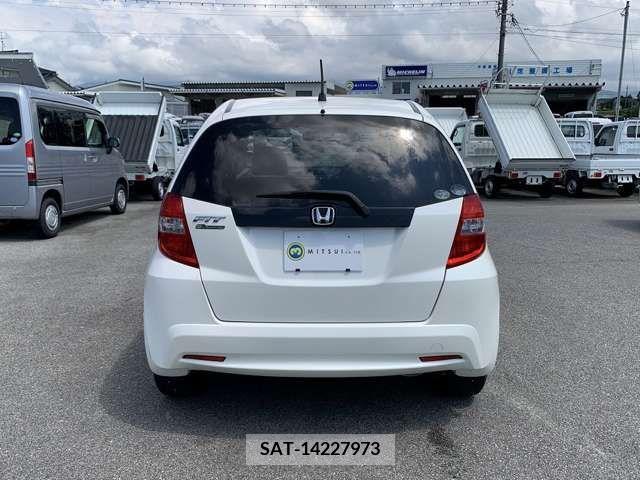 Honda FIT 2011-12 385881-6