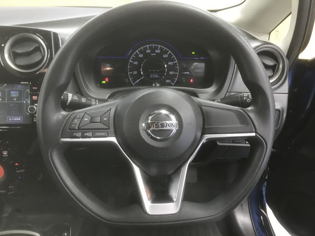 Nissan NOTE 2018-11 182905-24