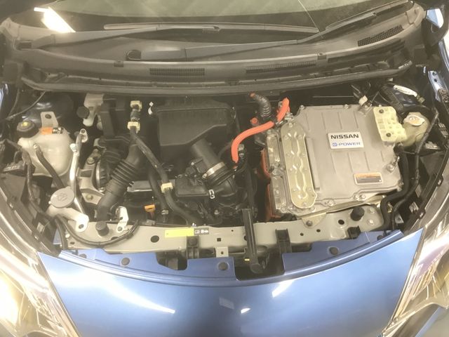 Nissan NOTE 2018-11 182905-26