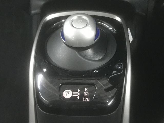 Nissan NOTE 2018-11 182905-21