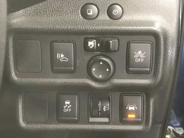 Nissan NOTE 2018-11 182905-23