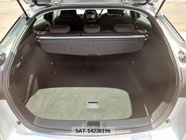 Toyota PRIUS 2019-04 330007-19