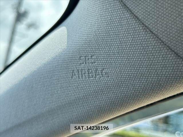 Toyota PRIUS 2019-04 330007-27