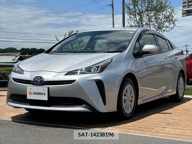 Toyota PRIUS 2019-04 330007-7