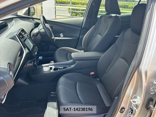Toyota PRIUS 2019-04 330007-16