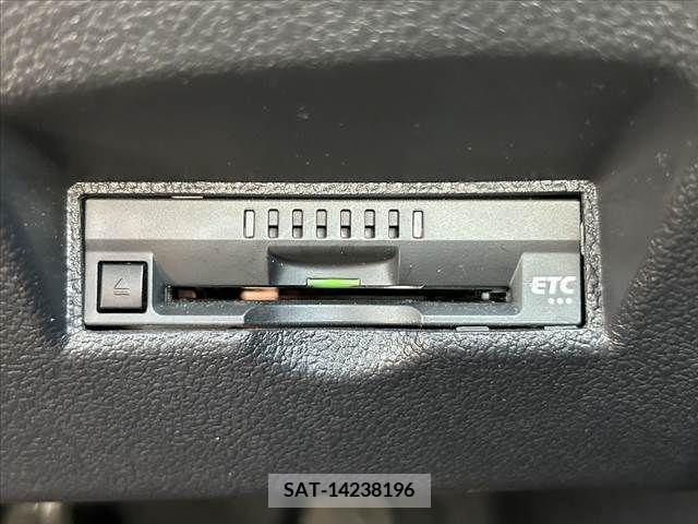 Toyota PRIUS 2019-04 330007-24