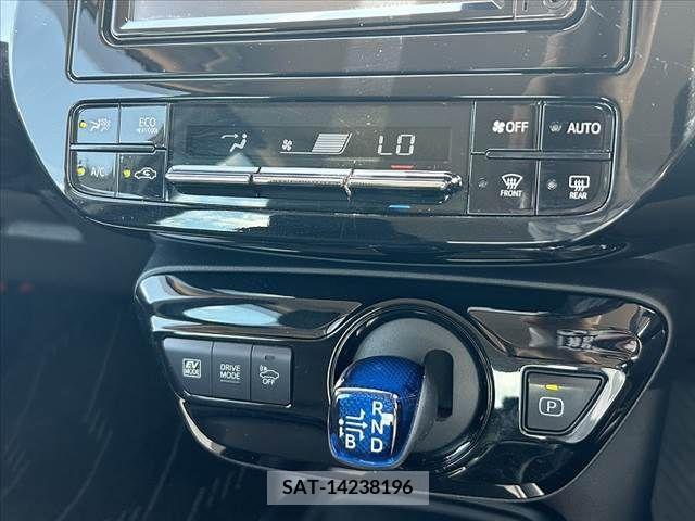 Toyota PRIUS 2019-04 330007-4