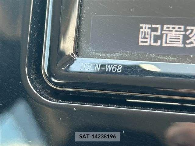 Toyota PRIUS 2019-04 330007-21