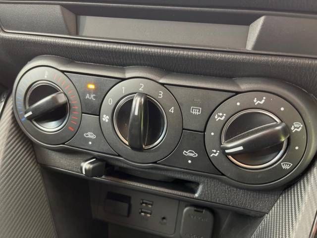Mazda DEMIO 2018-10 4998-8