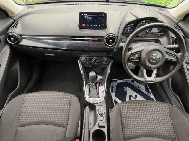 Mazda DEMIO 2018-10 4998-1