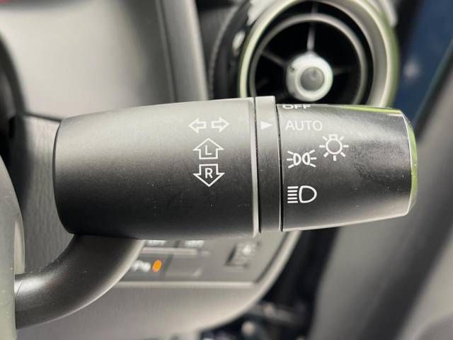 Mazda DEMIO 2018-10 4998-4