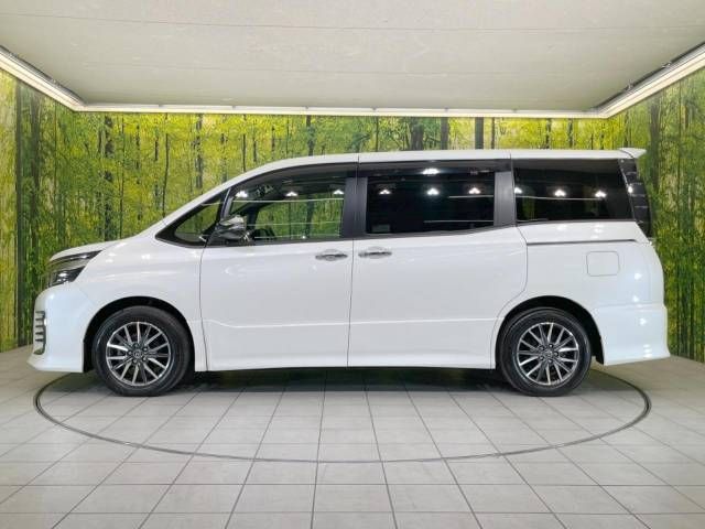 Toyota VOXY 2017-01 16717-18