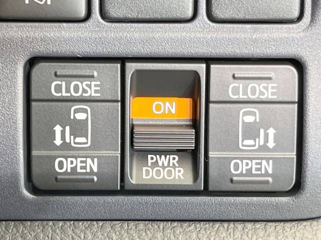 Toyota VOXY 2017-01 16717-5
