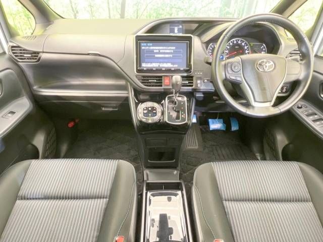 Toyota VOXY 2017-01 16717-1