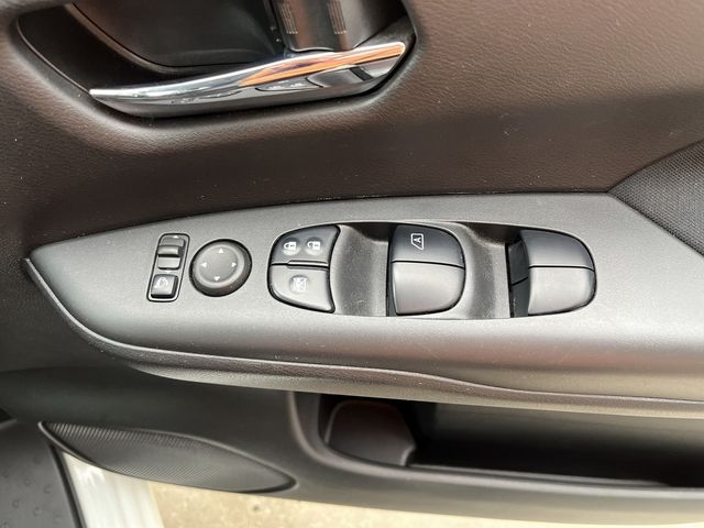 Nissan SERENA 2018-10 27791-12