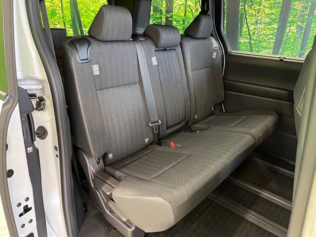 Toyota NOAH 2023-06 194262-9