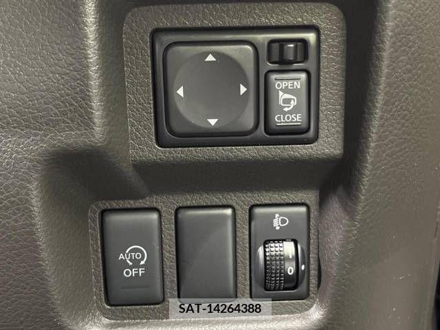 Nissan CUBE 2013-05 295461-7