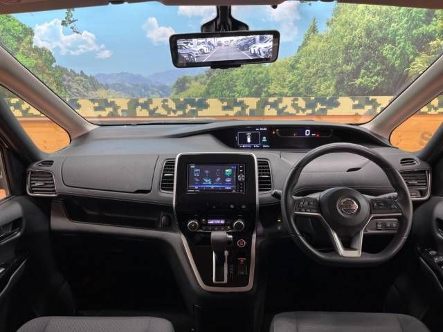 Nissan SERENA 2017-05 12110-1
