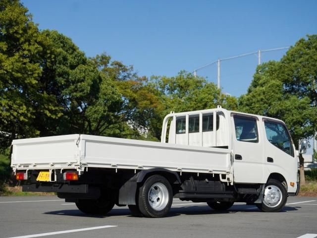 Toyota TOYOACE 2011-08 196068-1