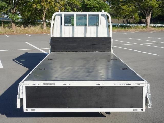 Toyota TOYOACE 2011-08 196068-11